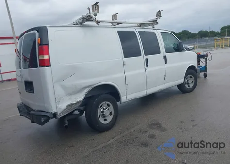2010 Chevrolet Express 2500 Work Van z USA, uszkodzony, nr VIN 1GCZGFBA2A1112225